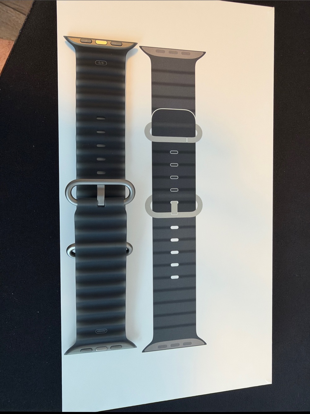 Apple Watch Ultra 4 49mm Translucent Black Natural Titanium Ocean Band 2026